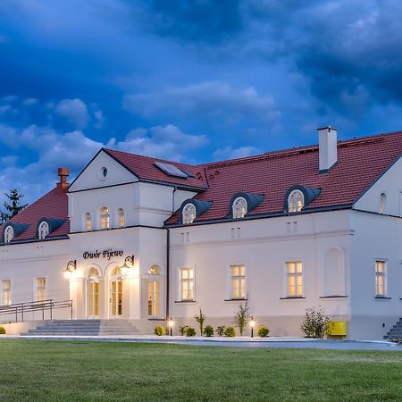 Hotel Dwor Fijewo Голюб-Добжинь Экстерьер фото