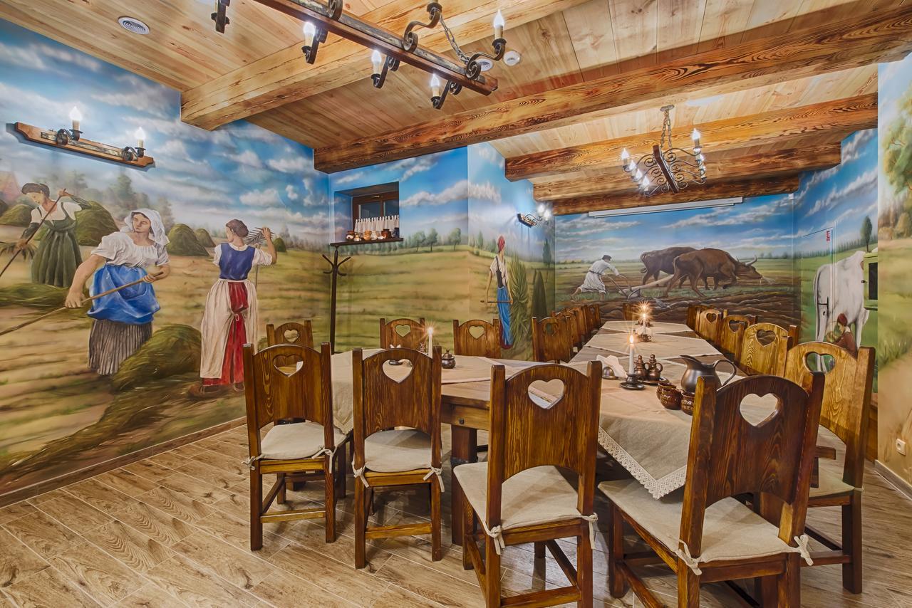 Hotel Dwor Fijewo Голюб-Добжинь Экстерьер фото
